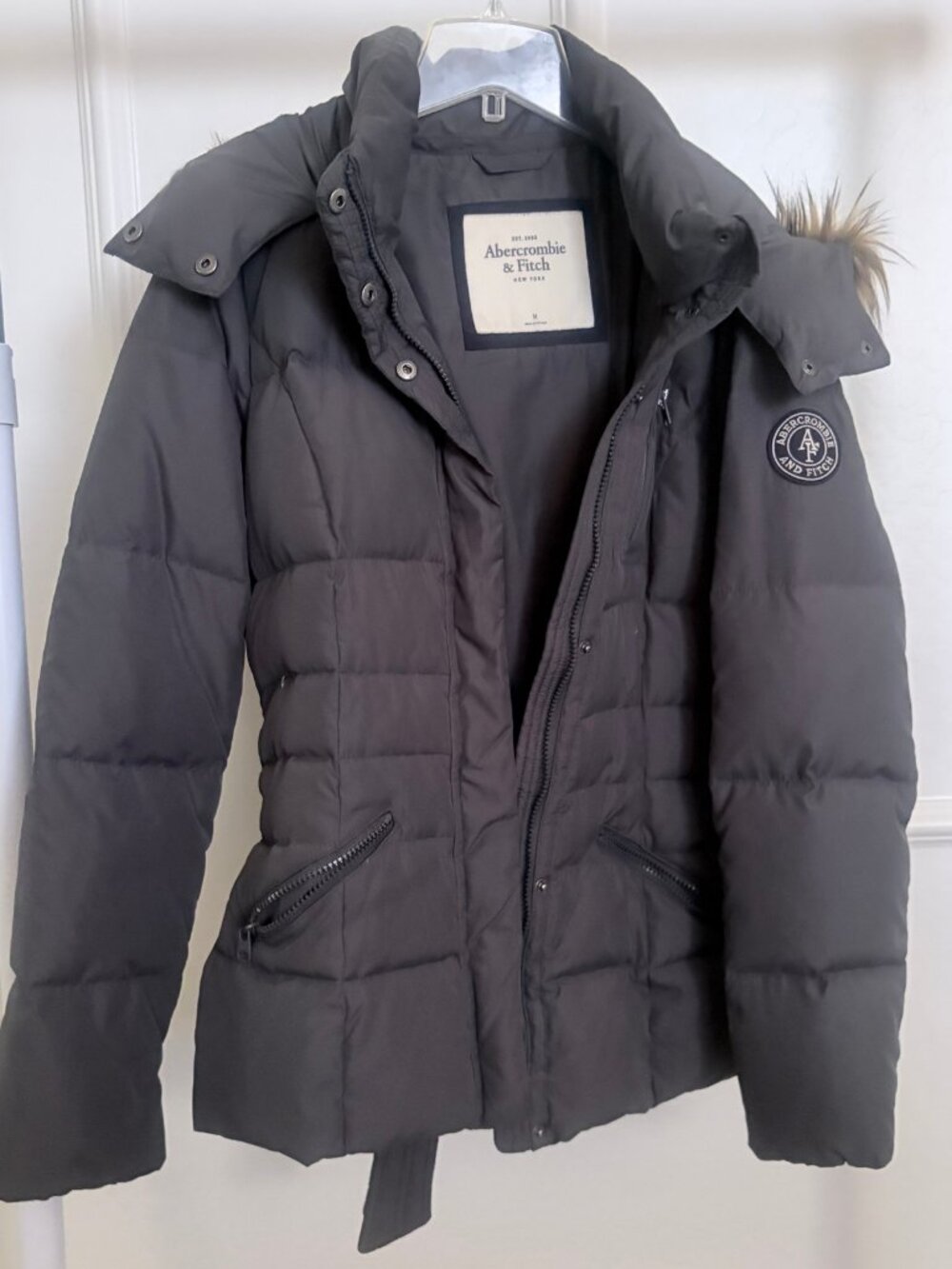 Abercrombie & Fitch Gray Belted Puffer Coat with Faux Fur Hood - Size M